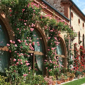 https://locanda-la-corte-dei-galli.hotelinveneto.com